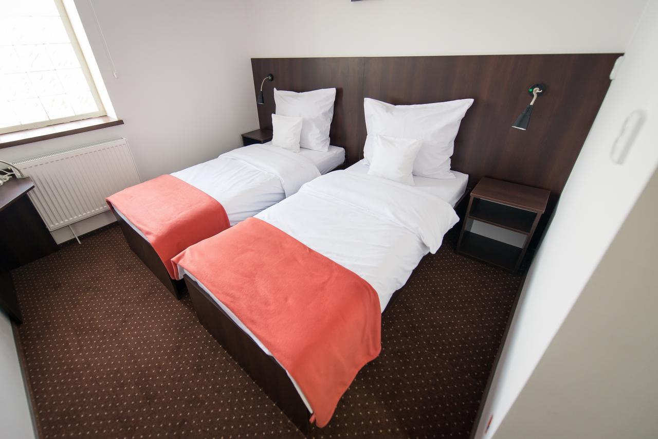 First Hotel 特切夫 外观 照片