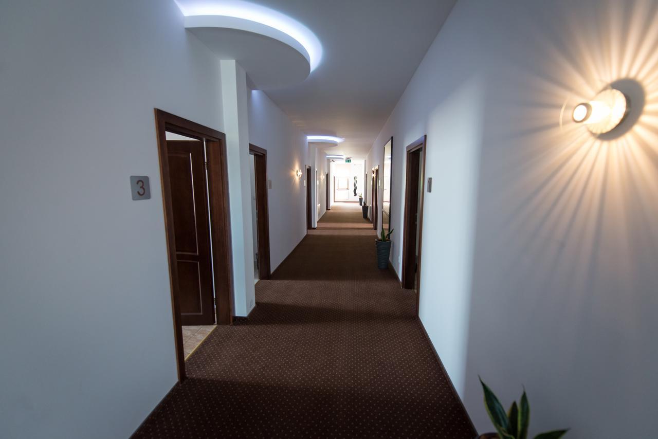 First Hotel 特切夫 外观 照片