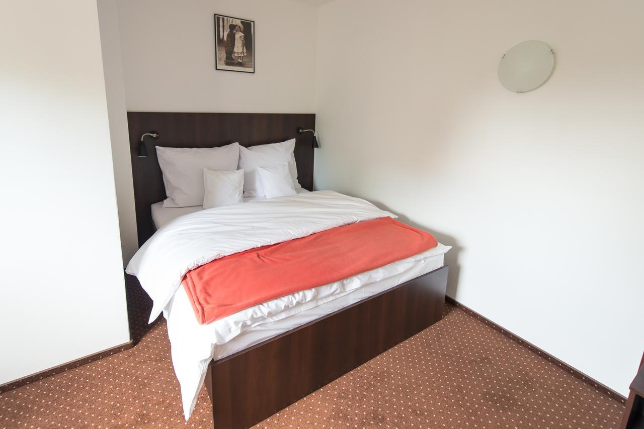 First Hotel 特切夫 外观 照片