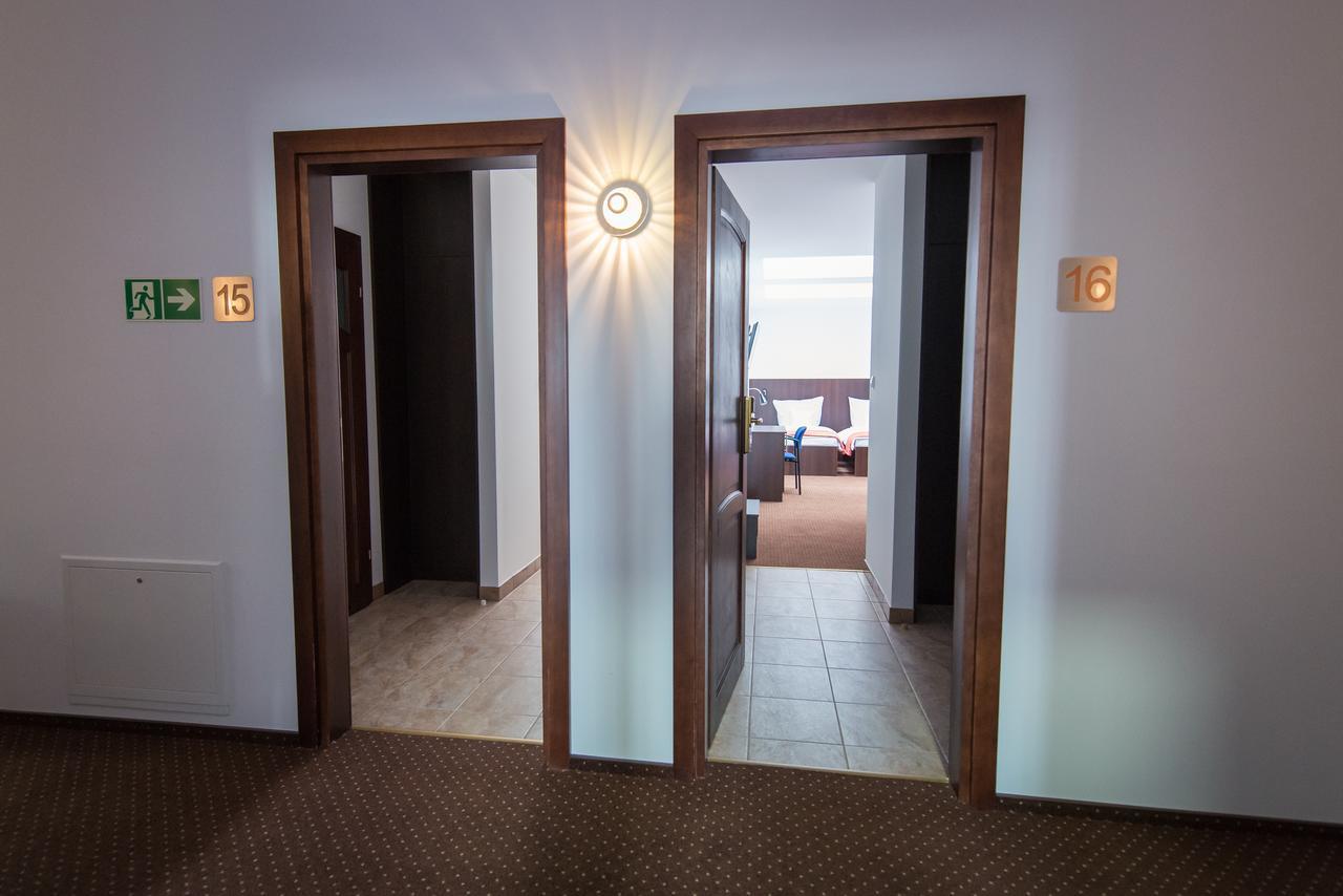 First Hotel 特切夫 外观 照片