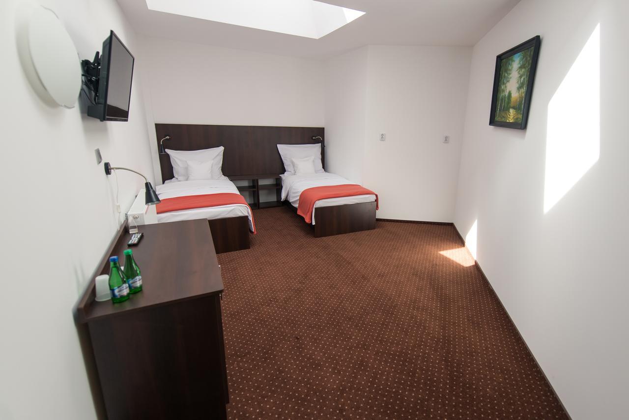 First Hotel 特切夫 外观 照片