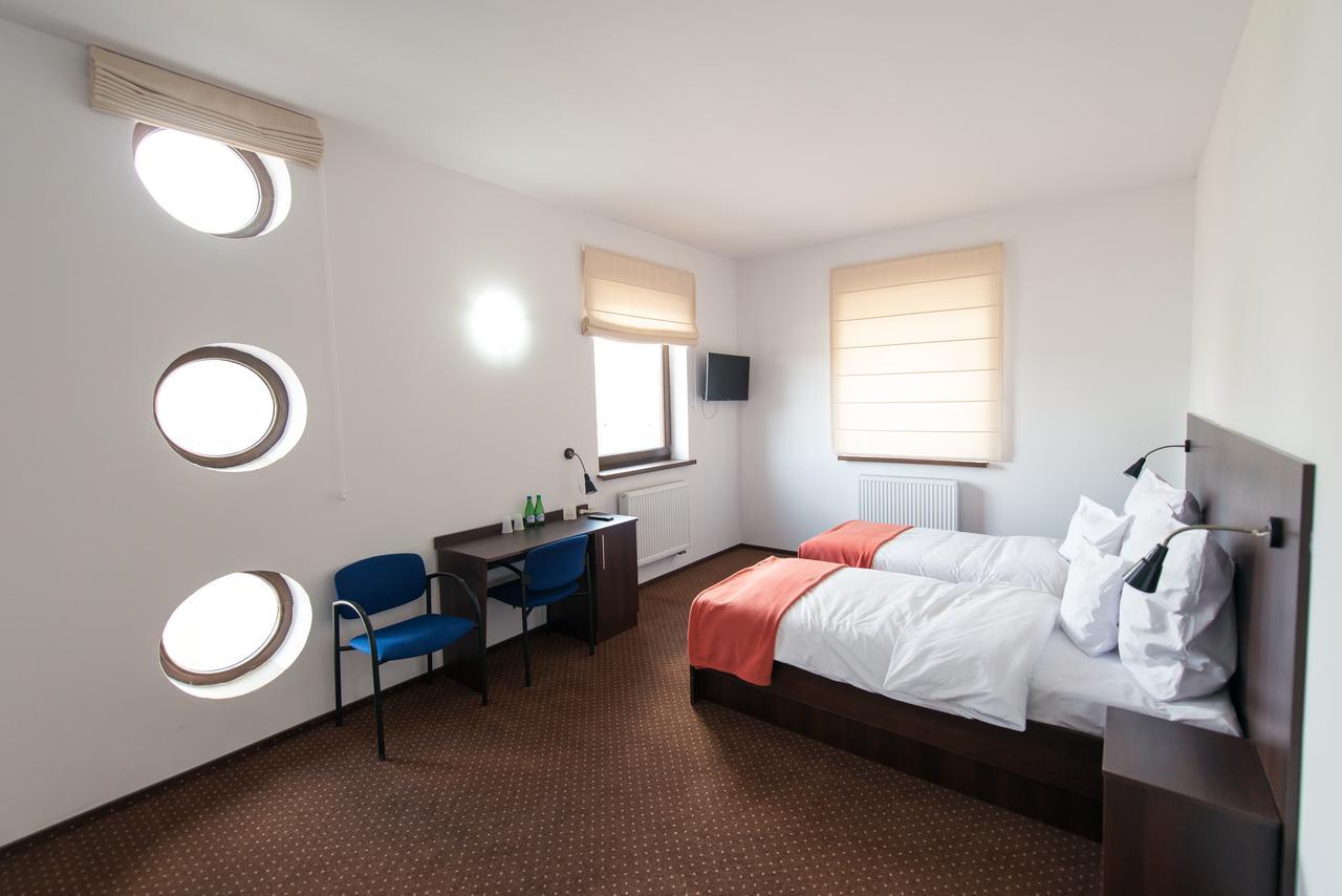 First Hotel 特切夫 外观 照片