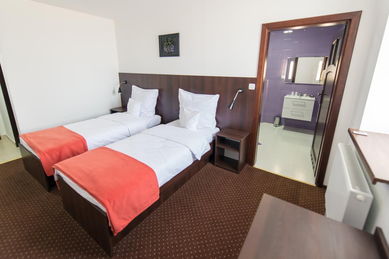 First Hotel 特切夫 外观 照片