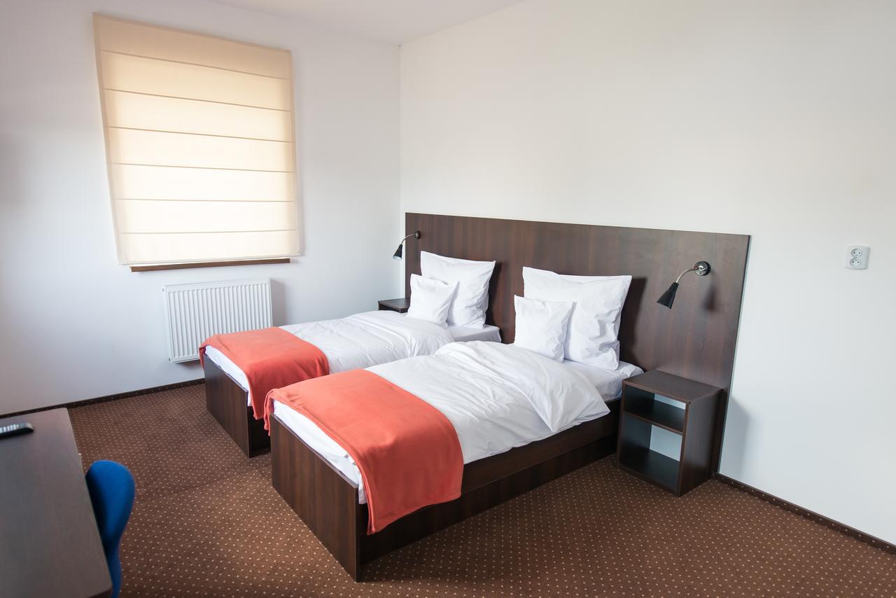 First Hotel 特切夫 外观 照片