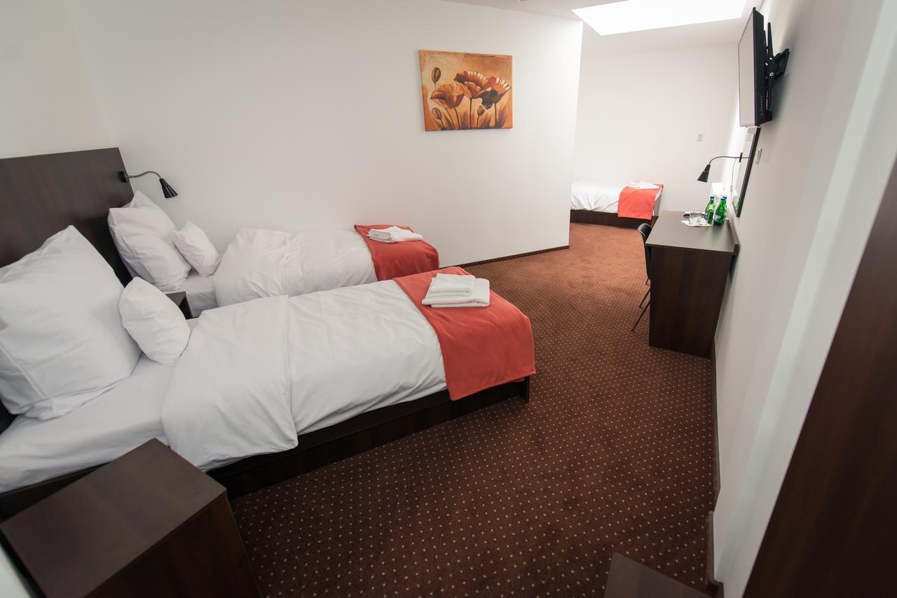 First Hotel 特切夫 外观 照片